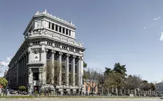 Vista del edificio desde la calle de Alcalá